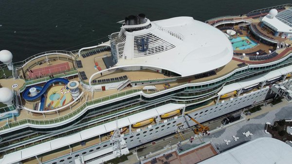 Welche innovativen Technologien verbessern die Energieeffizienz von Kreuzfahrtschiffen?